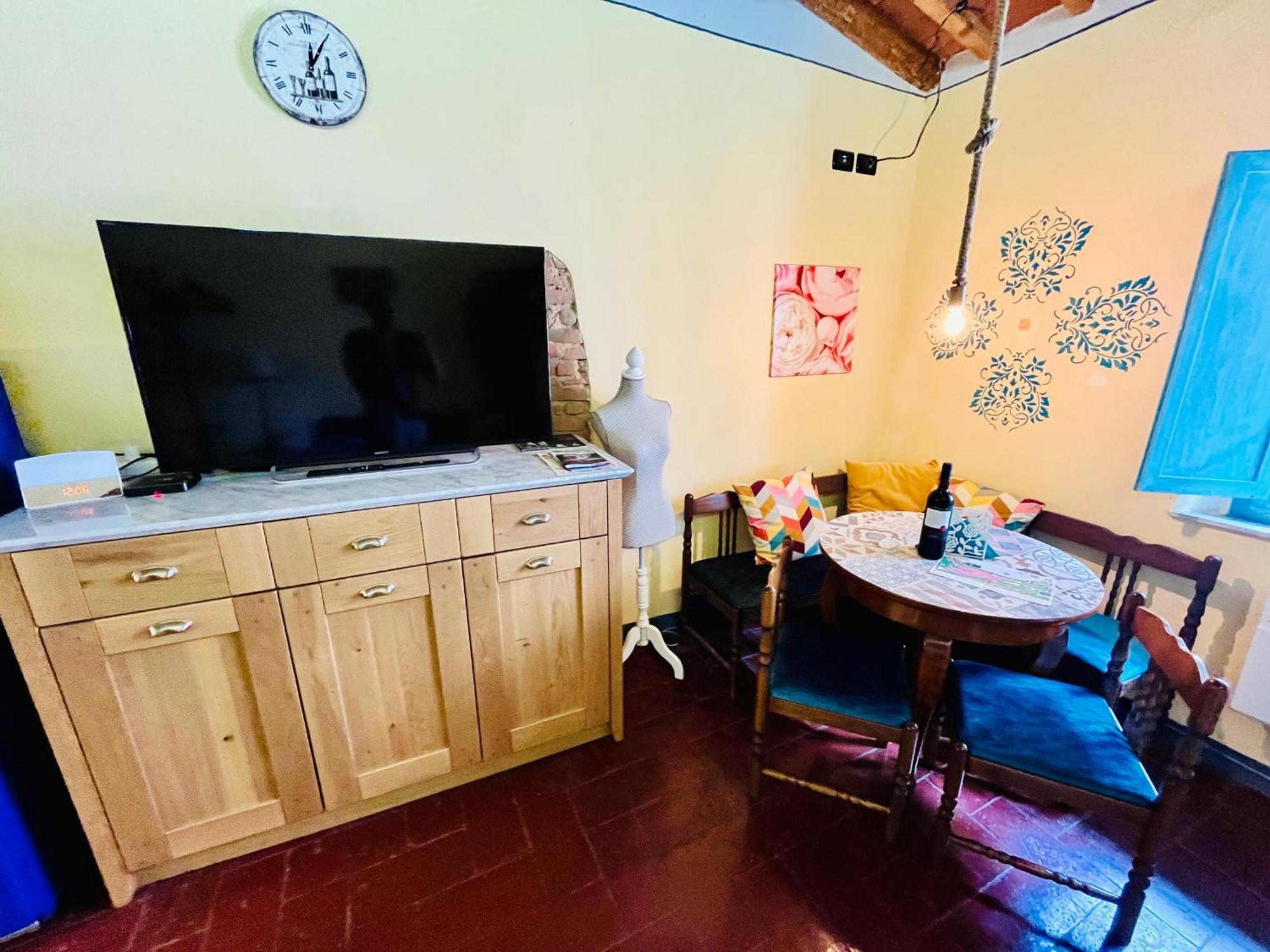 Turquoise Rose Apartment Peccioli ภายนอก รูปภาพ
